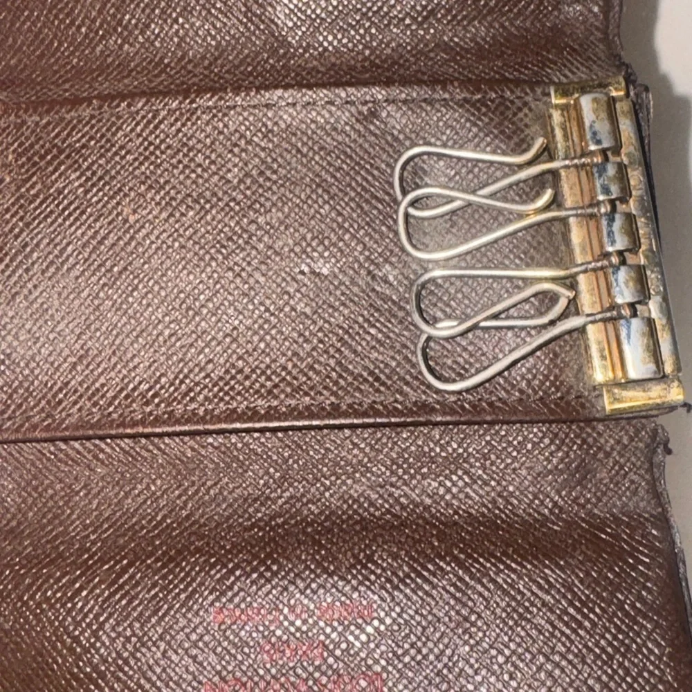 Authentic Louis Vuitton Damier Key Ring Holder